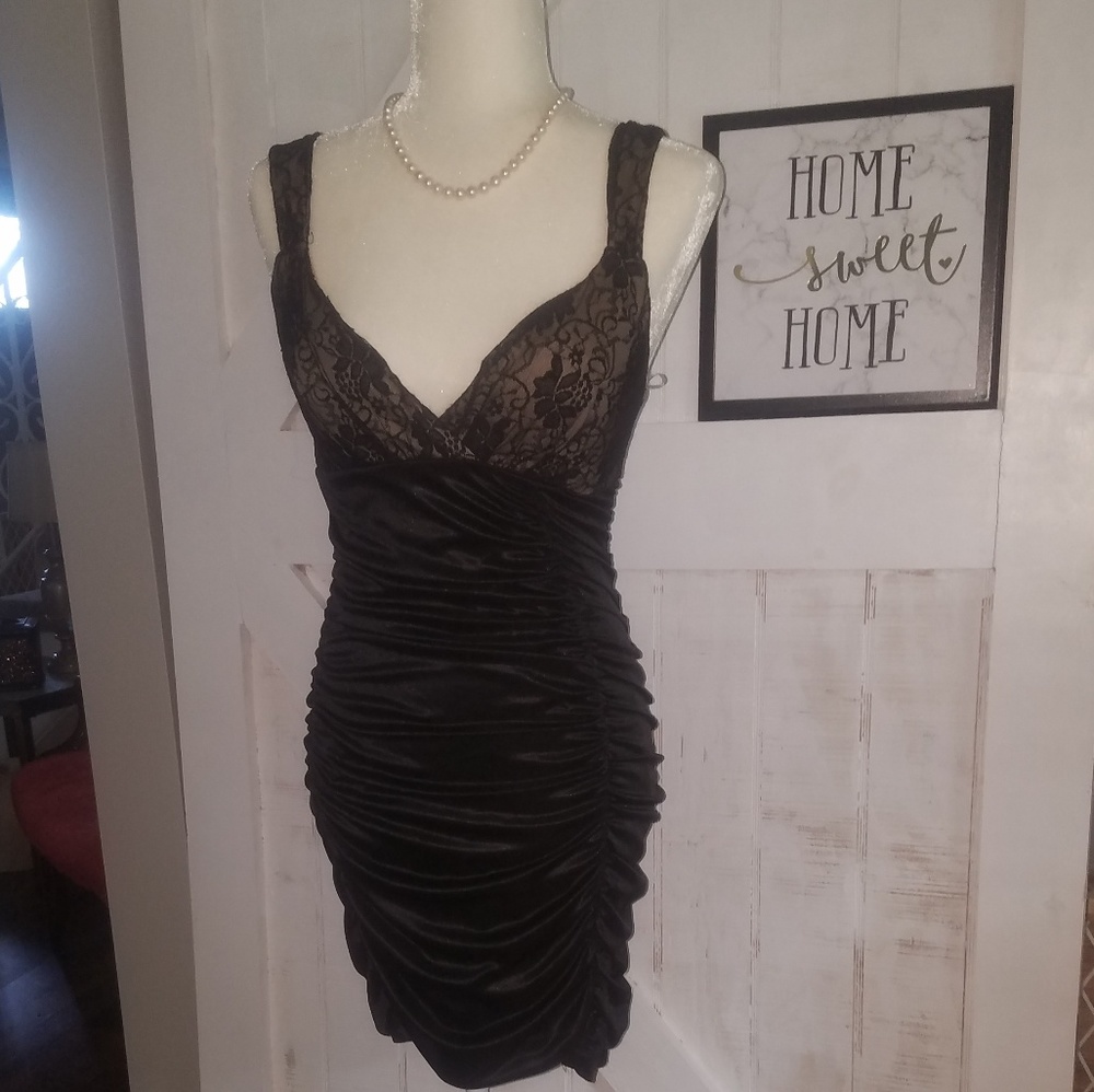 Low cute little black dress. Worn 1x.